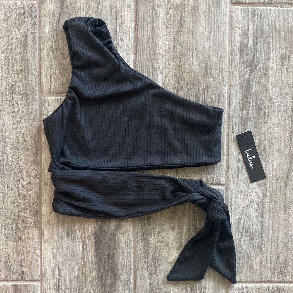 Lulu’s One Shoulder Crop Top